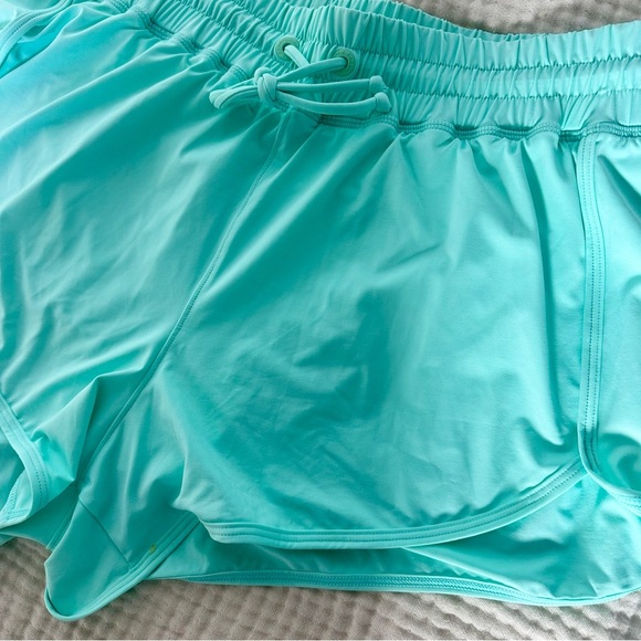 L.L. Bean Women's UPF 50+ Knit Shorts Small - Picture 5 of 8